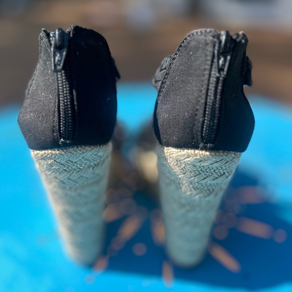 Wedge rope heeled espadrille-sandals. Never worn. - Picture 6 of 6